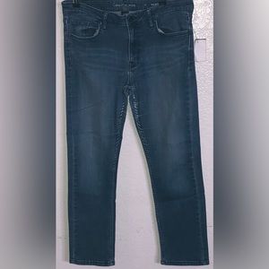 STRETCHY JEANS BY CALVIN KLEIN